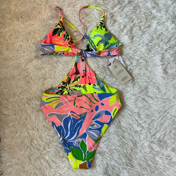 NWT Maaji Reversible Cutout One-Piece Swimsuit | Size M | Coral Multi Print - Picture 7 of 7